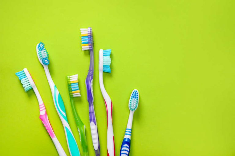 Eléctrico vs. manual ¿Cuál es el mejor cepillo de dientes?